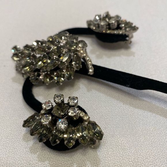 Vintage Weiss Rhinestone Brooch And Earrings Set - Picture 9 of 14